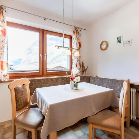 Nice In With A Terrace Daire Umhausen